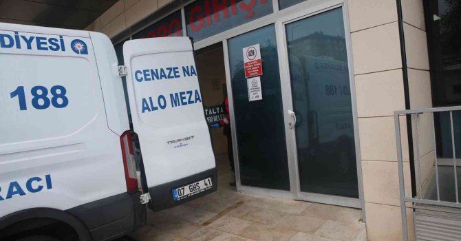 Antalya’da sahte içkiden ölüm iddiası