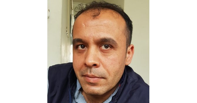 Mermer yüklü kamyonun altında hayatını kaybetti