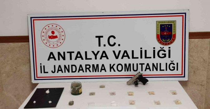 Suç makinesi uyuşturucu taciri suçüstü yakalandı