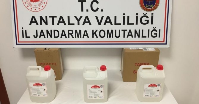 Manavgat’ta jandarma el yapımı içkiye savaş açtı