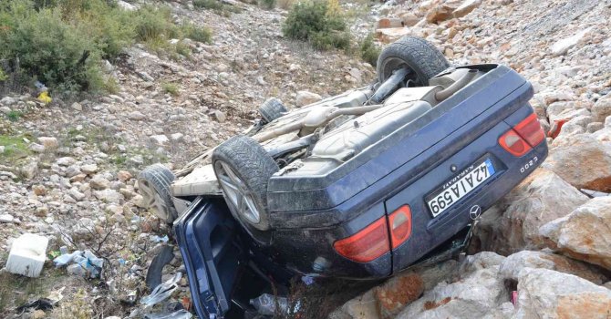 Antalya’da otomobil takla attı: 2 yaralı