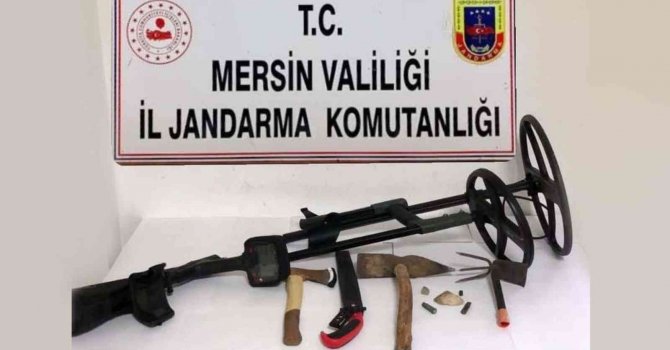 Tarsus’ta kaçak kazı yapan 2 kişi suçüstü yakalandı