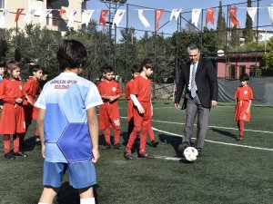 Başkan Uysal Minik Futbolcularla