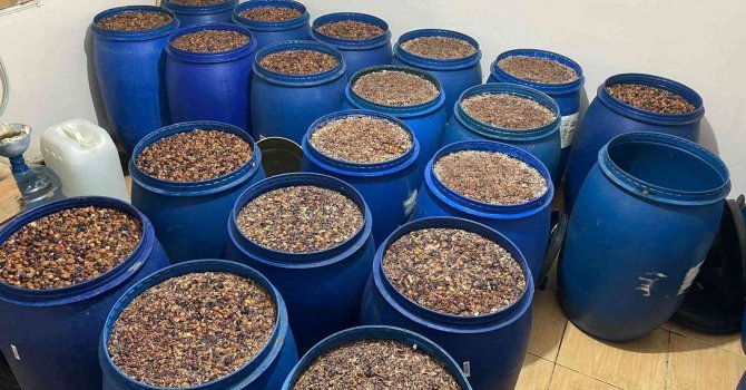 Adana’da "Zehir" operasyonunda 9 bin 467 litre sahte içki ele geçirildi