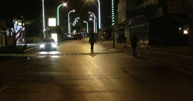 Cadde ortasındaki kavgada kalbinden bıçaklanan genç hayatını kaybetti