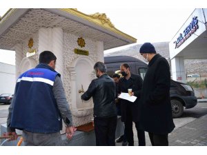 İkram Çeşmesi’nden sıcak çorba ikramı