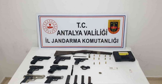 Antalya’da silah kaçakçılığı operasyonu