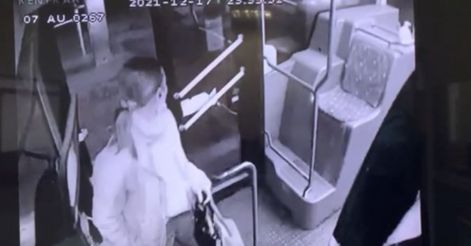 Halı saha dönüşü ölüme neden olan kazada, otobüsteki yolcuların telaş anları güvenlik kamerasında