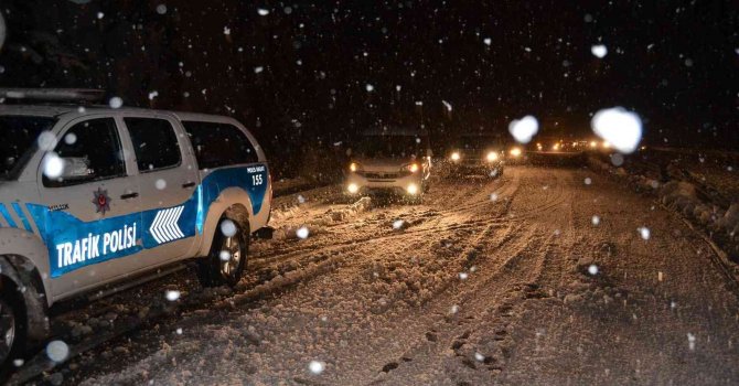 Antalya’nın yüksek kesimlerinde kar kalınlığı 1,5 metreye ulaştı