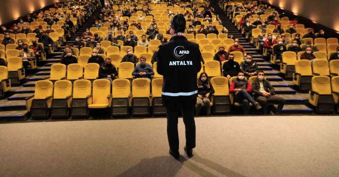 Antalya’da özel güvenlik görevlileri ve emniyet personeline eğitim