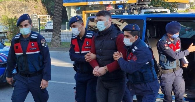 Otobüs şoförünü demir çubukla hastanelik etti