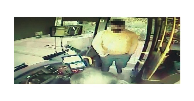 Otobüs şoförünü demir çubukla darp eden Ukraynalı saldırgan tutuklandı