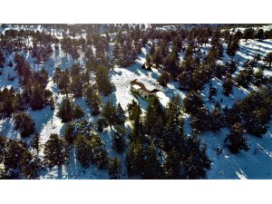 Mersin’de kar, kartpostallık görüntüler oluşturdu