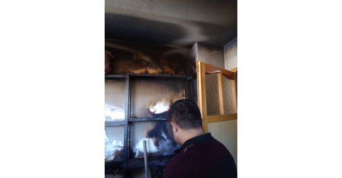 Saimbeyli’de pazarcı esnafının ürünleri yangında kül oldu