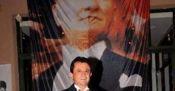 Çilingirle açılan evde teknik müdürün ölümünde sahte içki şüphesi