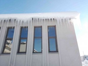 Adana’nın Tufanbeyli ilçesi eksi 27 dereceyi gördü