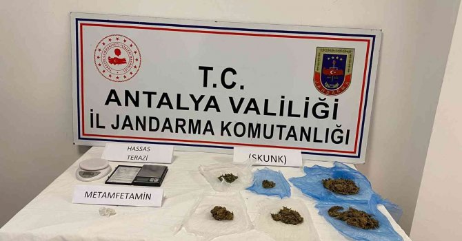 Uyuşturucu taciri jandarmadan kaçamadı