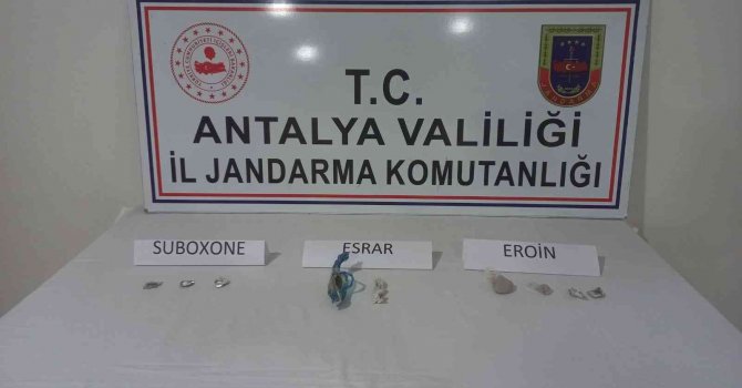 Şüphe üzerine durdurulan araçta uyuşturucu çıktı