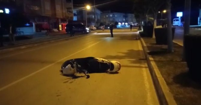 Motosiklet kontrolden çıkıp devrildi alkollü ve kasksız sürücü hayatını kaybetti
