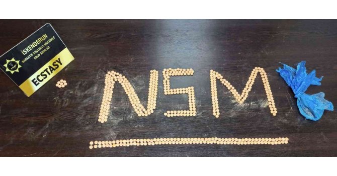 Yolcunun üzerinden 493 adet uyuşturucu hap çıktı