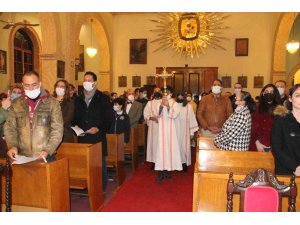 Mersin’de Hristiyan vatandaşlar Noel Bayramı’nı kutladı