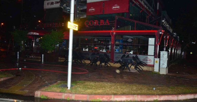 3 katlı lüks restoranda yangın korkuttu