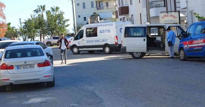 Ukraynalı genç kadın kaldığı apartta ölü bulundu