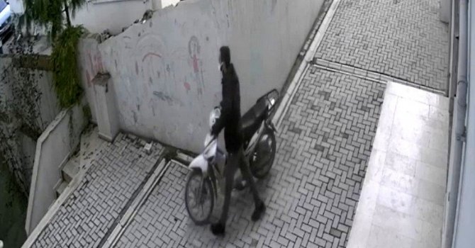 Azılı motosiklet hırsızı yakalandı