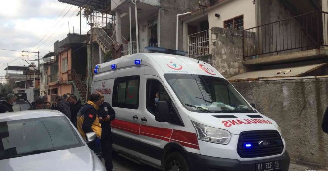 Baba ve iki çocuğu evde ölü bulundu