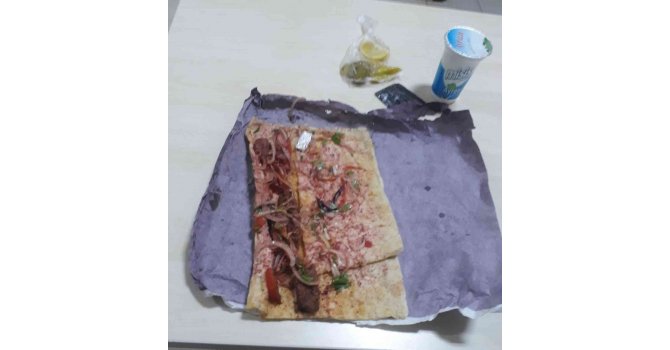 Babasının gönderdiği kebap dürümden uyuşturucu çıktı