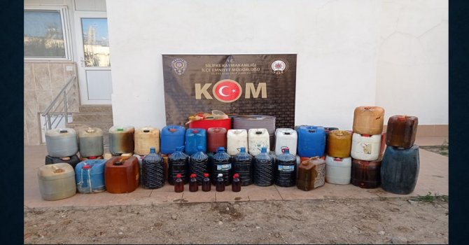 Kaçak akaryakıt satan 3 kişi suçüstü yakalandı