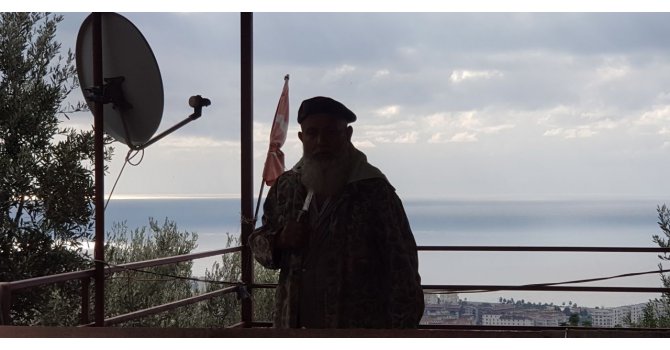 Alanya’da ak sakallı dede, mutfak tüpü ve bıçakla yıkıma engel olmak istedi