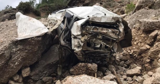 Kayıp olarak aranırken, cesedi 500 metrelik uçurumda bulunan gencin cenazesi morgdan alındı