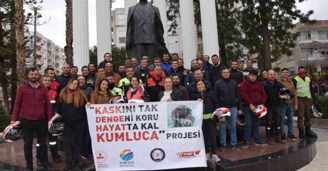 Motosiklet kazalarına dikkat çekmek için kasklarını takıp şehir turu attılar