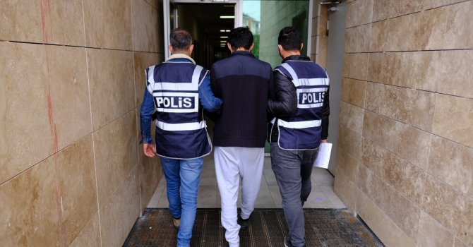 Hırsızlık suçundan aranan 4 şahıs yakalandı