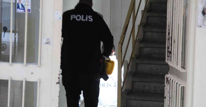 Uyumak için girdiği binada ölü bulundu