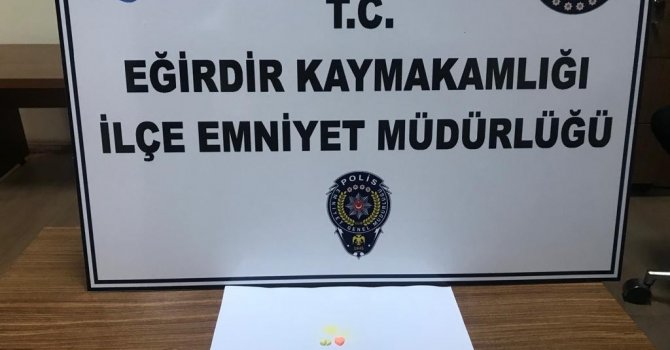Isparta’da durdurulan araçtaki şahsın üzerinden uyuşturucu çıktı