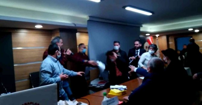 Tarsus’ta Kasaplar Odasının seçiminde kavga çıktı