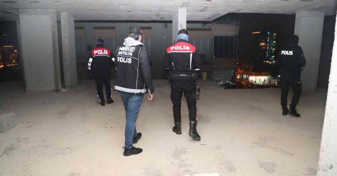 225 polisle ‘Huzurlu Sokaklar’ uygulaması