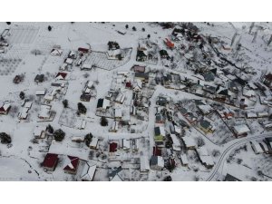 Toroslar beyaza büründü, gezmeye gelenler karın keyfini çıkardı