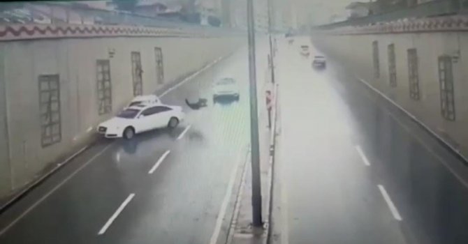 Kahramanmaraş’ta kendini araçların önüne atan genç yaralandı