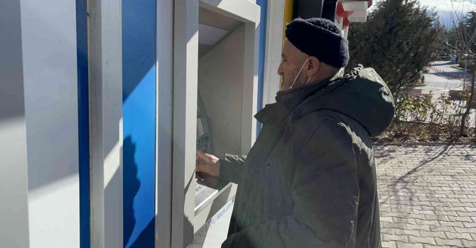 Eşinin tedavisi için geldiği Isparta’da 100 bin lirası dolandırıldı