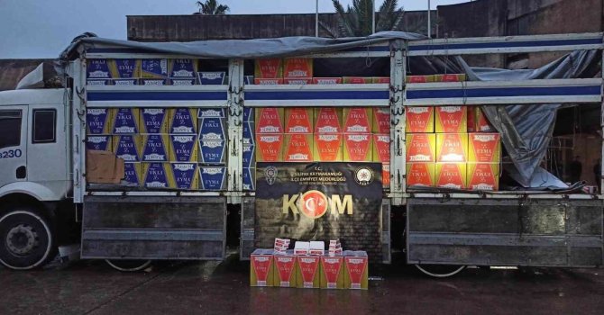 Mersin’de 4 milyon 610 bin adet gümrük kaçağı makaron ele geçirildi