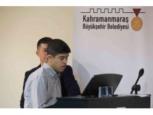 Kahramanmaraş’ta otizmli gençten piyano resitali