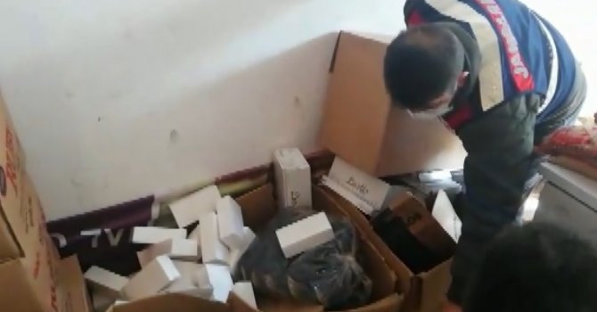 Markette 7 milyon TL’lik kaçak sigara ve uyuşturucu madde ele geçirildi