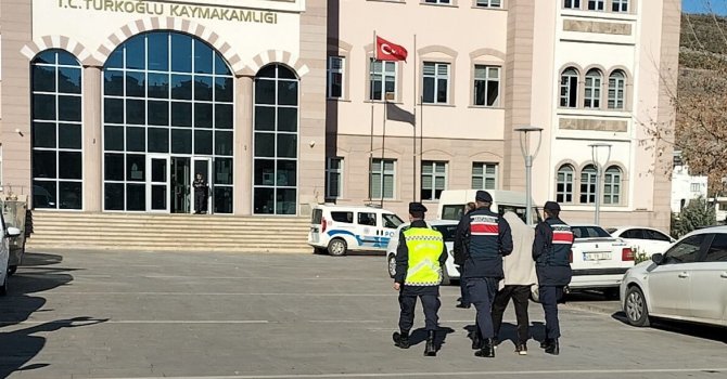 Baz istasyonunu soydu, kaçamadan yakalandı