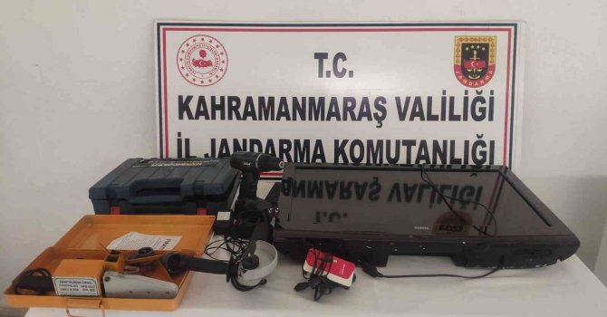 Televizyon ve motorlu testere hırsızları saklandıkları evde yakalandı