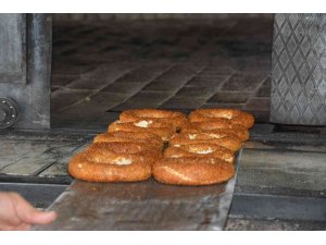 Korkuteli ilçesinde ekmek ve simit 3 TL oldu