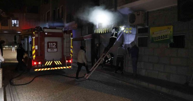 Adana’da ganyan bayiinde yangın