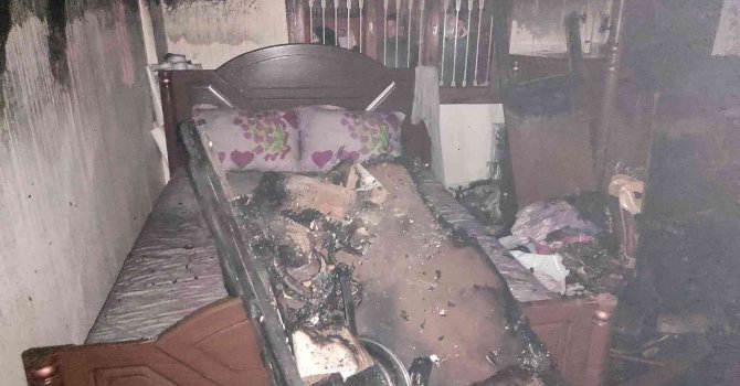 Tarsus’taki yangınlarda araba ve ev kullanılmaz hale geldi